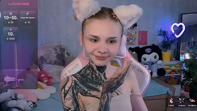 Snapshot of Britney_Lynch chatting on September 9, 8:19 pm Britney Lynch online show from September 9, 8:19 pm