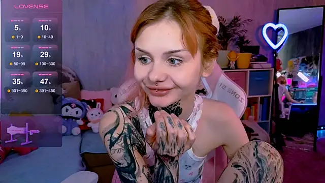 Snapshot of Britney_Lynch chatting on September 21, 1:02 pm Britney Lynch online show from September 21, 1:02 pm