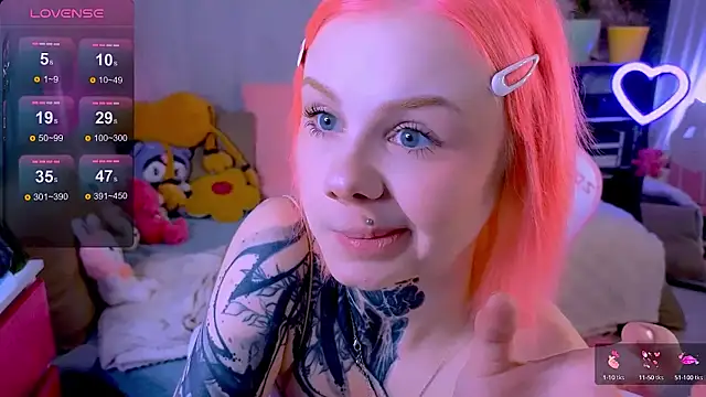 Snapshot of Britney_Lynch chatting on October 2, 8:16 pm Britney Lynch online show from October 2, 8:16 pm