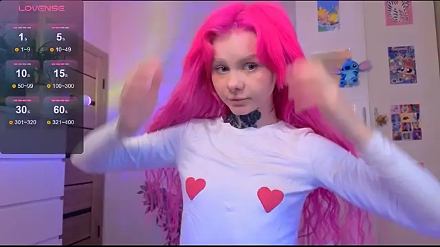 Snapshot of Britney_Lynch chatting on October 10, 8:08 pm Britney Lynch online show from October 10, 8:08 pm