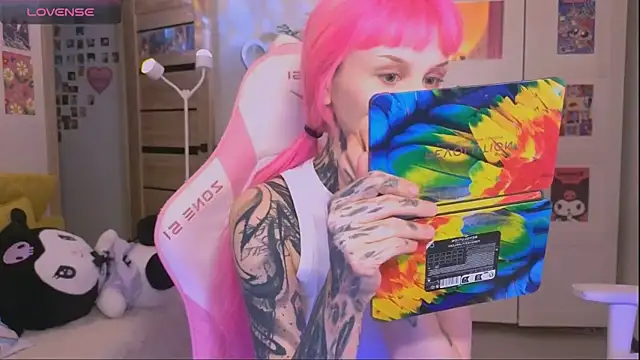 Snapshot of Britney_Lynch chatting on October 23, 12:37 pm Britney Lynch online show from October 23, 12:37 pm