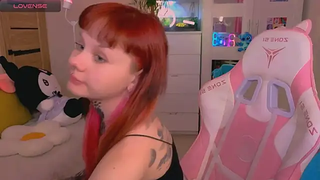 Snapshot of Britney_Lynch chatting on November 7, 9:59 pm Britney Lynch online show from November 7, 9:59 pm