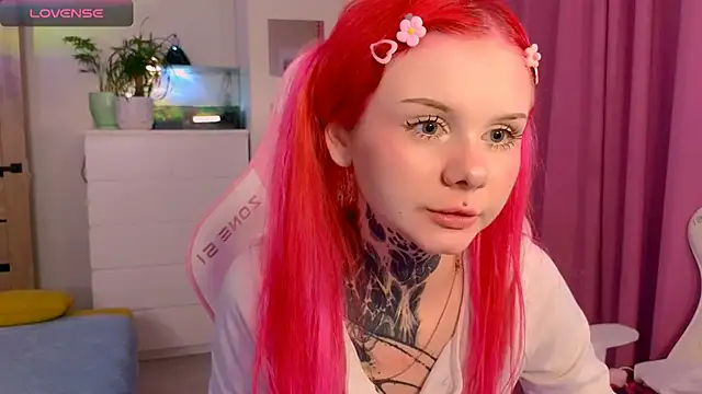 Snapshot of Britney_Lynch chatting on November 14, 6:28 pm Britney Lynch online show from November 14, 6:28 pm