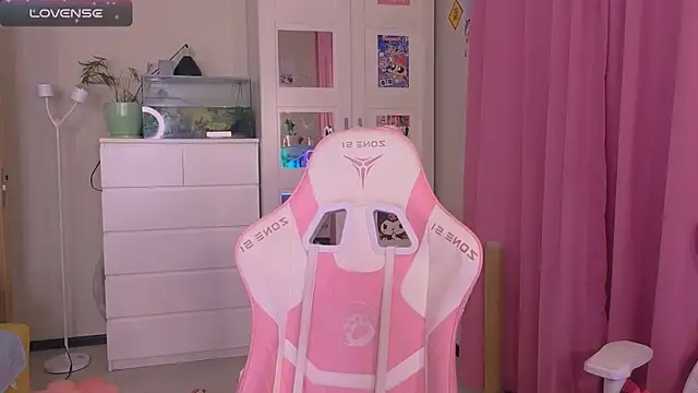 Snapshot of Britney_Lynch chatting on November 25, 7:36 pm Britney Lynch online show from November 25, 7:36 pm