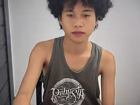 Asiantwink21 online show from April 5, 4:04 pm