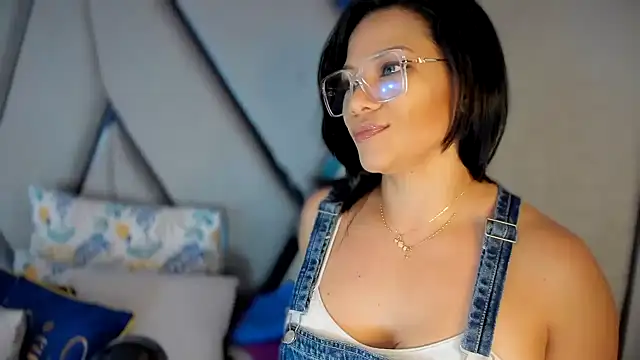 paula daniela1 online show from February 21, 9:43 pm