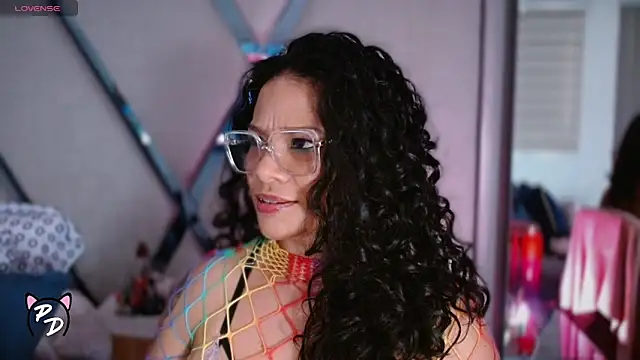 Snapshot of paula_daniela1 chatting on May 4, 10:28 pm paula daniela1 online show from May 4, 10:28 pm