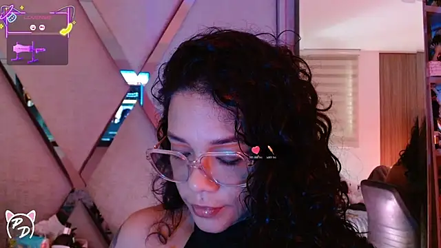Snapshot of paula_daniela1 chatting on June 1, 9:16 pm paula daniela1 online show from June 1, 9:16 pm