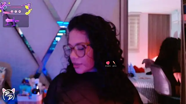 Snapshot of paula_daniela1 chatting on June 4, 9:32 pm paula daniela1 online show from June 4, 9:32 pm