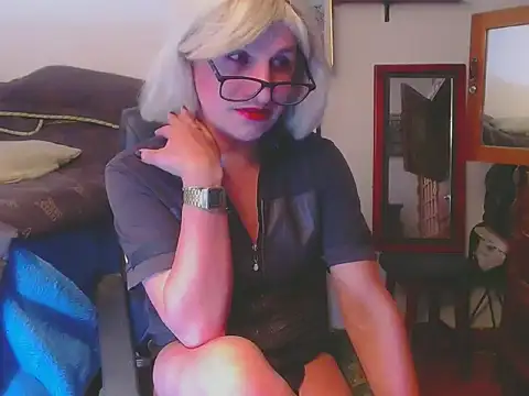 LorenJade online show from April 20, 7:55 am