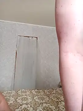 Snapshot of ___Midnight___ chatting on February 22, 7:12 am Midnight online show from February 22, 7:12 am