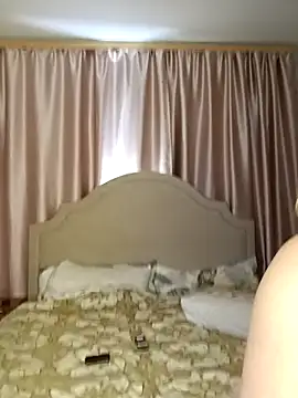 Snapshot of ___Midnight___ chatting on December 1, 8:58 pm Midnight online show from December 1, 8:58 pm