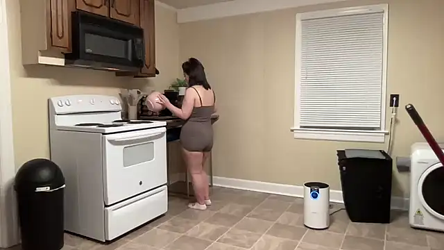 Snapshot of sexylilly69 chatting on January 30, 5:30 am sexylilly69 online show from January 30, 5:30 am