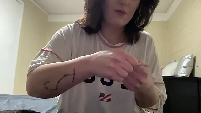 Snapshot of sexylilly69 chatting on February 11, 1:52 am sexylilly69 online show from February 11, 1:52 am