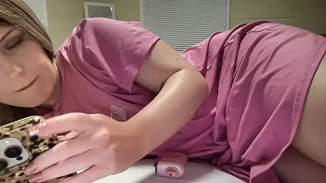 Snapshot of sexylilly69 chatting on March 1, 4:15 am sexylilly69 online show from March 1, 4:15 am