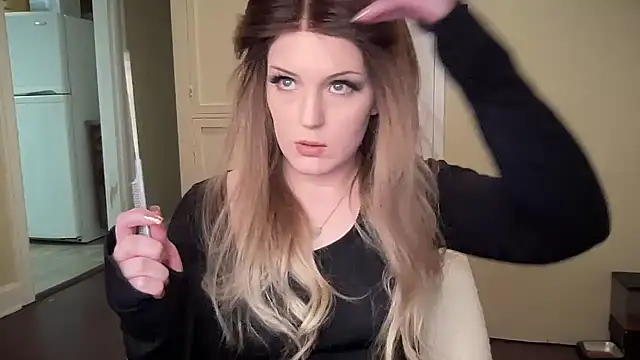 Snapshot of sexylilly69 chatting on March 8, 12:11 am sexylilly69 online show from March 8, 12:11 am