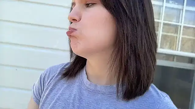 Snapshot of sexylilly69 chatting on March 17, 8:09 pm sexylilly69 online show from March 17, 8:09 pm