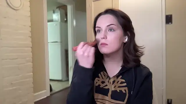 Snapshot of sexylilly69 chatting on March 22, 12:39 am sexylilly69 online show from March 22, 12:39 am