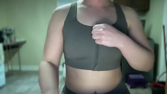 Snapshot of sexylilly69 chatting on September 19, 9:59 pm sexylilly69 online show from September 19, 9:59 pm