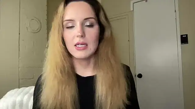 sexylilly69 online show from June 8, 3:07 am