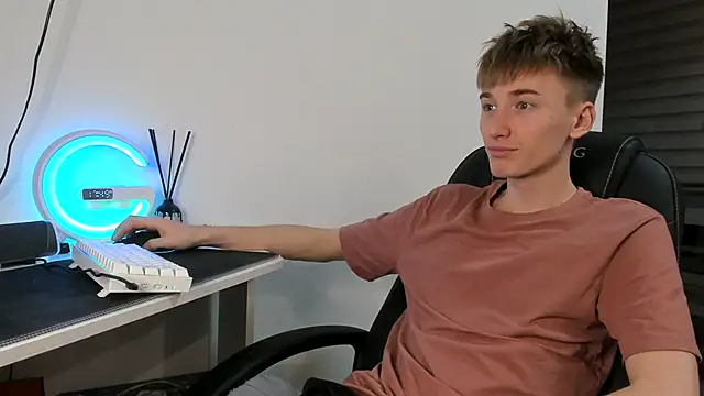 Snapshot of vibemygirl chatting on December 4, 2:48 pm vibemygirl online show from December 4, 2:48 pm