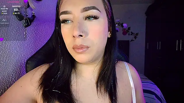 leahtemptation3 online show from February 15, 10:50 pm