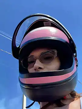 Irresistible24 online show from April 21, 3:39 pm