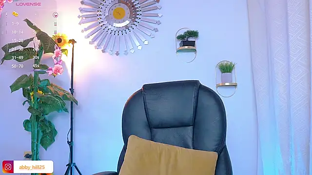 abbyhill27 online show from March 14, 2:42 am