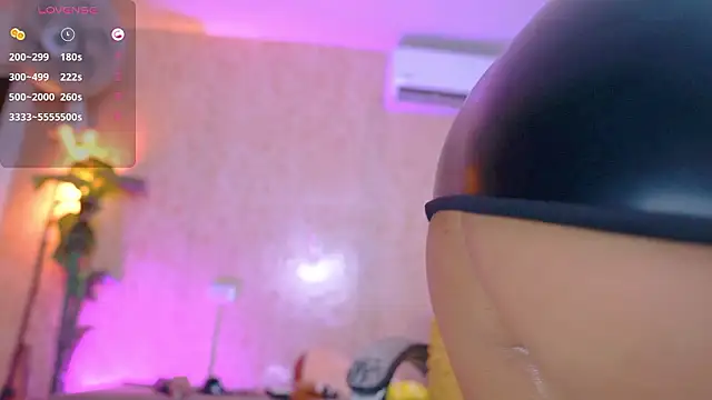 abbyhill27 online show from March 14, 9:48 am