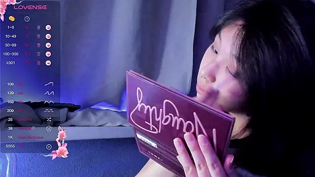 Snapshot of maydaykimmy chatting on December 8, 8:25 pm maydaykimmy online show from December 8, 8:25 pm