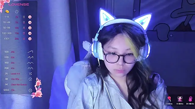 Snapshot of maydaykimmy chatting on February 1, 9:19 pm maydaykimmy online show from February 1, 9:19 pm