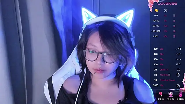 Snapshot of maydaykimmy chatting on September 28, 8:14 pm maydaykimmy online show from September 28, 8:14 pm