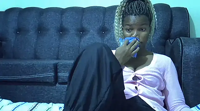 prettychoco1 online show from January 16, 10:32 am