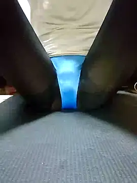 Snapshot of dmmsuzu95 chatting on December 4, 1:53 pm dmmsuzu95 online show from December 4, 1:53 pm