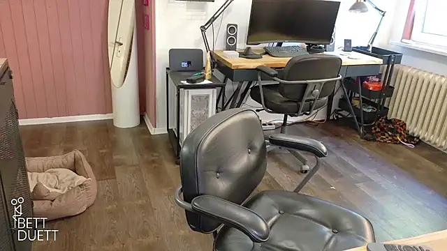 Snapshot of BettDuett chatting on July 11, 11:35 am BettDuett online show from July 11, 11:35 am
