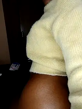 Snapshot of Bossetassy chatting on October 10, 2:38 pm Bossetassy online show from October 10, 2:38 pm