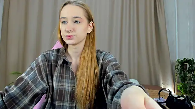 Snapshot of Sweett_Monica chatting on September 27, 12:04 am Sweett Monica online show from September 27, 12:04 am