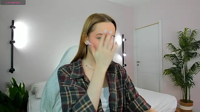 Sweett Monica online show from March 19, 12:58 am