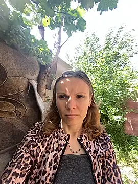 Anita-Smith online show from June 9, 10:05 am