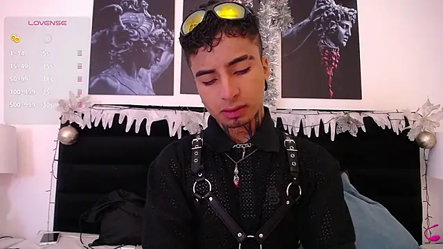 Snapshot of JuanCamiilo_66 chatting on December 30, 12:22 am JuanCamiilo 66 online show from December 30, 12:22 am