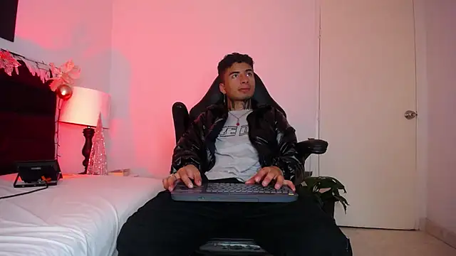 Snapshot of JuanCamiilo_66 chatting on January 2, 3:58 am JuanCamiilo 66 online show from January 2, 3:58 am