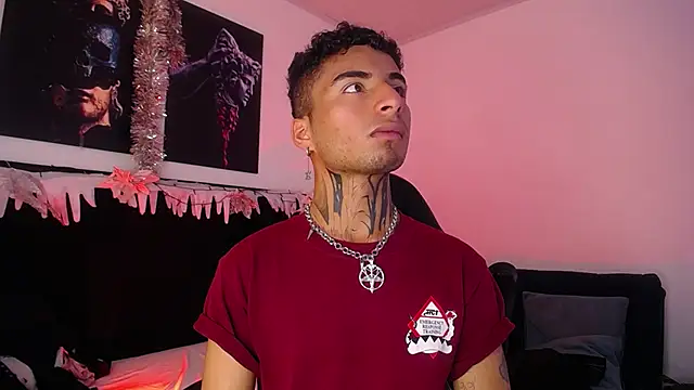 Snapshot of JuanCamiilo_66 chatting on January 2, 8:02 pm JuanCamiilo 66 online show from January 2, 8:02 pm