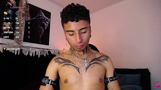 Snapshot of JuanCamiilo_66 chatting on January 3, 1:59 am JuanCamiilo 66 online show from January 3, 1:59 am