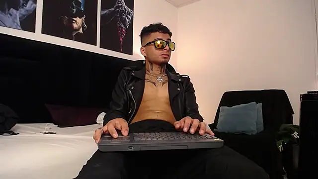 Snapshot of JuanCamiilo_66 chatting on January 5, 10:50 pm JuanCamiilo 66 online show from January 5, 10:50 pm