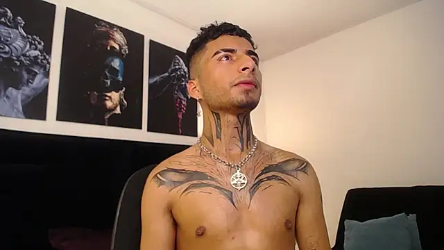 Snapshot of JuanCamiilo_66 chatting on January 7, 3:46 am JuanCamiilo 66 online show from January 7, 3:46 am