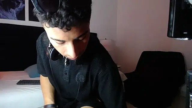 Snapshot of JuanCamiilo_66 chatting on January 8, 4:12 am JuanCamiilo 66 online show from January 8, 4:12 am