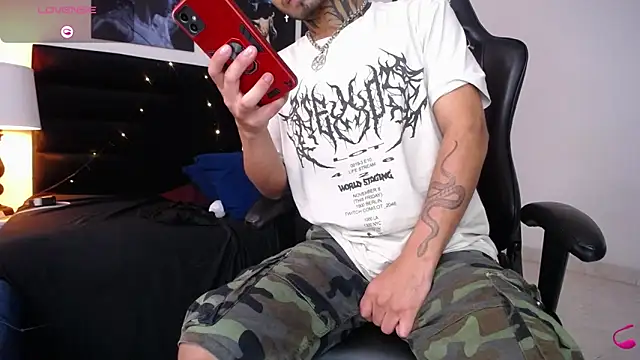 Snapshot of JuanCamiilo_66 chatting on February 7, 5:18 pm JuanCamiilo 66 online show from February 7, 5:18 pm