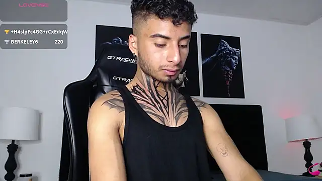 Snapshot of JuanCamiilo_66 chatting on February 12, 12:48 am JuanCamiilo 66 online show from February 12, 12:48 am