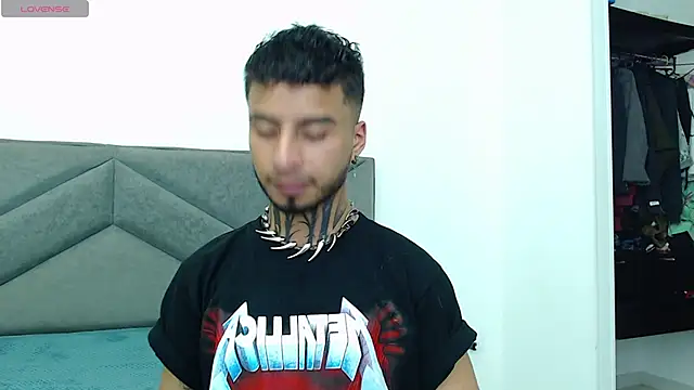 Snapshot of JuanCamiilo_66 chatting on March 2, 3:45 am JuanCamiilo 66 online show from March 2, 3:45 am