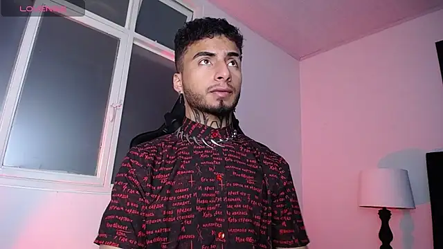 Snapshot of JuanCamiilo_66 chatting on March 6, 3:57 am JuanCamiilo 66 online show from March 6, 3:57 am